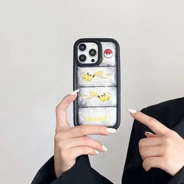 【BC43】ピカチュウ  ❤️  Pikachu ❤️ 可愛い ❤️ ダウンジャケット型 ❤️ スマホケース❤️ iPhoneケース